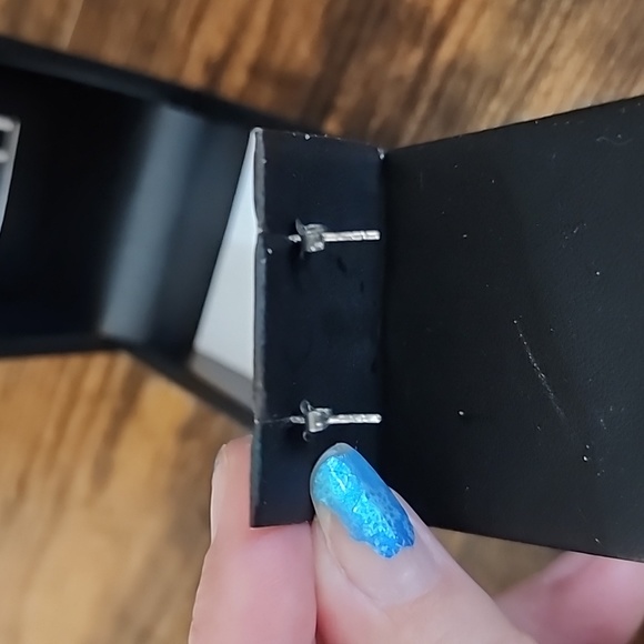 Infinity Peridot BirthStone Earrings - Picture 3 of 4